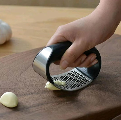 Stainless Steel Garlic Press — Manual Mincer & Chopping Tool | Curved Design for Easy Garlic & Vegetable Prep | Kitchen Gadget